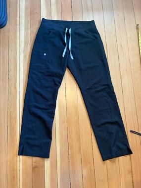 Figs Kade Cargo Black Scrub Pants